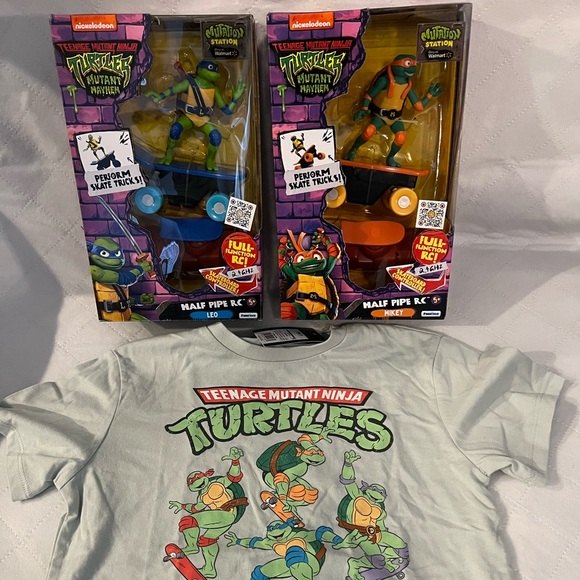 Teenage Mutant Ninja Turtles $50 bundle for two
Remote Control characters - Picture 1 of 9